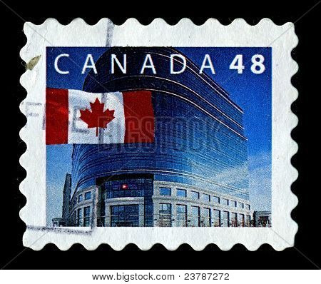 Canadá-CIRCA 2002: um selo imprimido no Canadá mostra imagem da bandeira nacional do Canadá, também conhecido 
