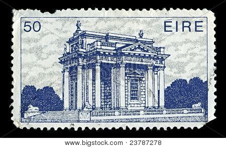 Irland-CIRCA 1982:A stempel trykt i Irland viser et billede af den Casino på Marino, ligger i Marino