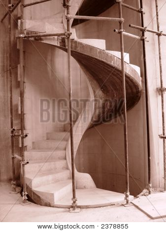 Scale a spirale In costruzione