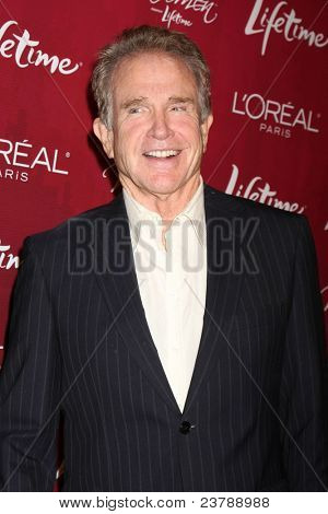 LOS ANGELES - syyskuu 23: Warren Beatty saapuvat naiset lounaalla Beverly w teho eri