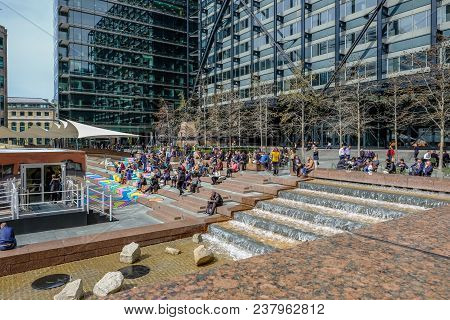 Exchange Square, London, Uk - April 6, 2018: Lunchtime Street Scene In Exchange Square Where Office 