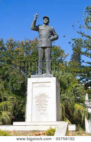 Мишель Самора памятник в Мапуту, Мозамбик