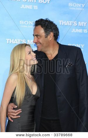LOS ANGELES-JUN 4: Brad Garrett til premieren af Columbia Pictures' 'det er min dreng' på Regen
