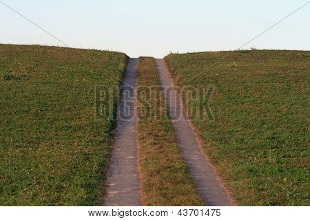 每一条小路通到顶部