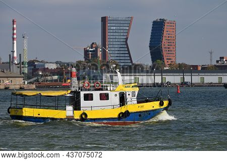 Klaipeda, Lithuania - October 02: Boats At Klaipeda Sea Port At October 02, 2021 In Klaipeda, Lithua