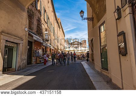 Mantua, Italy - May 9, 2021: Sordello Square (piazza Sordello) With The Saint Peter Cathedral In Man