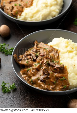 Beef Stroganoff With Mushrooms And Mashed Potatoes.