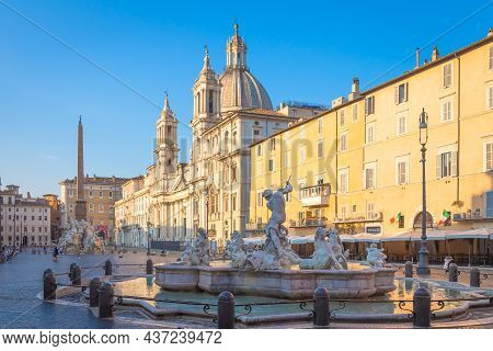 Rome, Italy - Circa August 2020: Sunrise Light On Piazza Navona (navona Square) Buildings