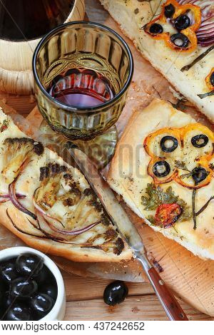 Focaccia, Flatbread, Pizza, Tomato, Parsley, Greens, Olives, Paprika, Bell, Pepper, Wine, Drink, Alc