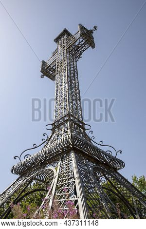 Monte Amiata (si), Italy - August 01, 2021: Metal Cross On The Top Of Monte Amiata (1738 Mt), Tuscan
