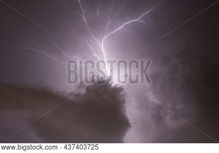 Lightning Crawler Cloud To Air Inside The Cloud Mass