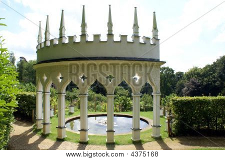 Decorazione del giardino piscina