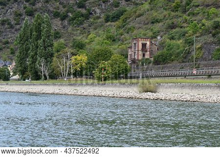 Sankt Goar, Germany - 09 30 2021: Tunnel Entry In Mittelrheintal With A Tower Building