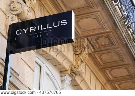 Bordeaux , Aquitaine France - 10 25 2021 : Cyrillus Logo Brand Fashion Sign Text Store Men Clothing 