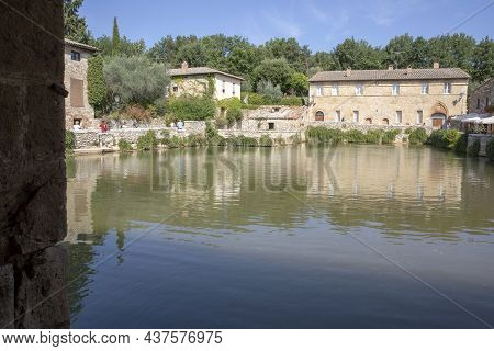 Bagno Vignoni, San Quirico D' Orcia (si), Italy - August 10, 2021: Bagno Vignoni Village View, Tusca