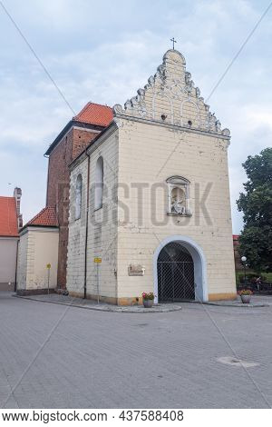 Chelmno, Poland - July 25, 2021: Grudziadz Gate In Poland.