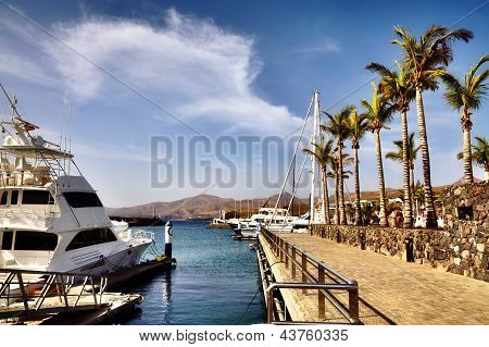 Puerto Calero v Lanzarote