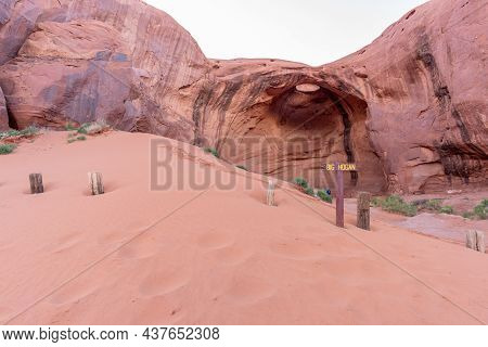 Monument Valley, Ut -may 20th, 2019 : Sign For Big Hogan In Monument Valley
