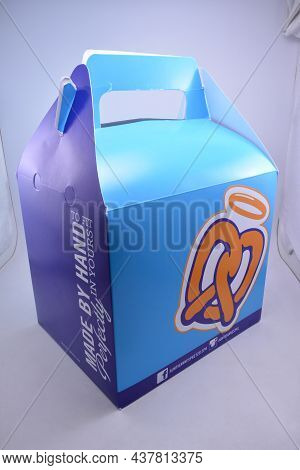 Manila, Ph - Oct 27 - Auntie Annes Pretzel On October 27, 2021 In Manila, Philippines