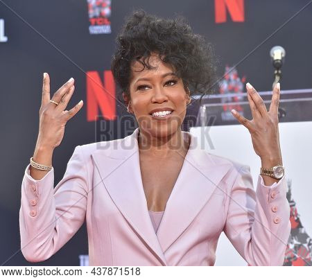 LOS ANGELES - OCT 28: Regina King at the Regina King Hand  Foot Print Ceremony on October 28, 2021 in Hollywood, CA