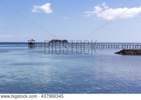 Kadidiri, Indonesia - August 21, 2017: View Of Kadidiri Island Resort Seaside