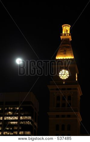 Torre dell'orologio Luna
