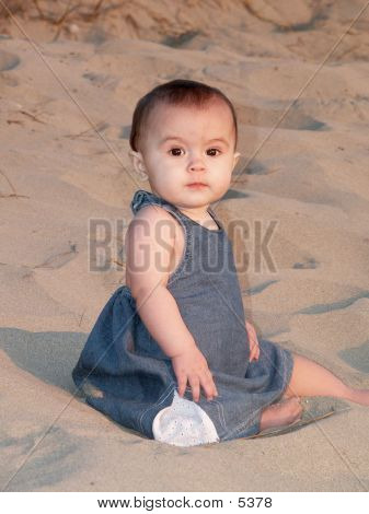 6moth stare Baby na plaży