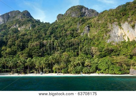 Tranquil tropical beach in El Nido, Palawan island, Philippines