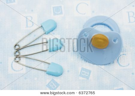 Windel Pins und Schnuller