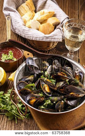 mussels in white wine