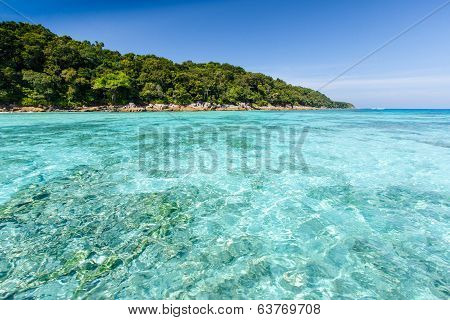 Beautiful Tropical Crystal Clear Sea, Ta Chai Island