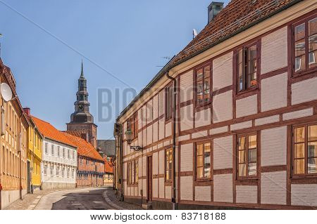 Ystad Crescent Street