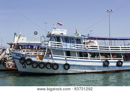 Koh Larn , Pattaya -august 18 ; Tourists Are Taking A Rest On Ferry Boat On August 18, 2014 In Koh L