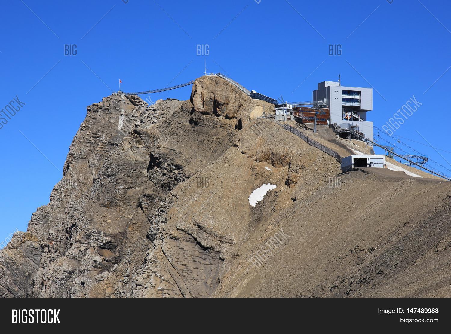 Summit Station Cable Image & Photo (Free Trial) | Bigstock