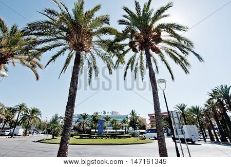 Plaza Beach Hotel By The Roundabout