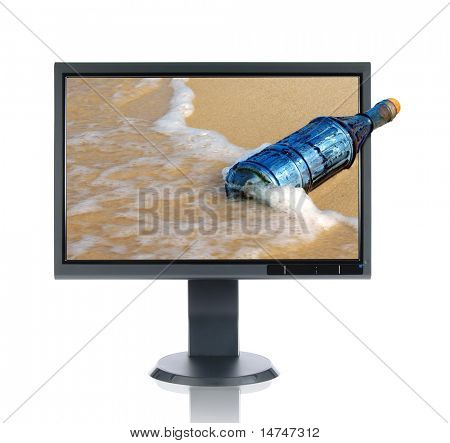 Moniteur LCD et message in a bottle vintage isolé sur fond blanc