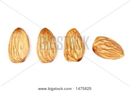 Almendras aislados