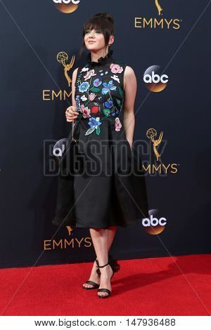 LOS ANGELES - SEP 18:  Maisie Williams at the 2016 Primetime Emmy Awards - Arrivals at the Microsoft Theater on September 18, 2016 in Los Angeles, CA
