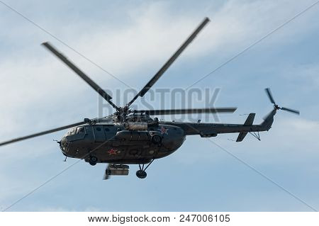 Tyumen, Russia - June 23, 2017: Army Games. Engineering Formula Contest. Highest Military And Engine