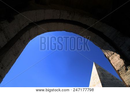 Rome, Roma, Piramide Cestia, Italy, Lazio, Europe