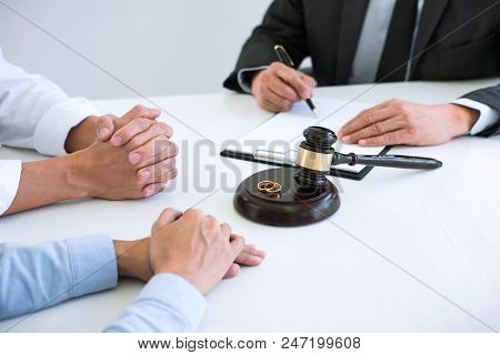 Agreement Prepared By Lawyer Signing Decree Of Divorce (dissolution Or Cancellation) Of Marriage, Hu