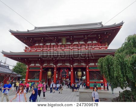 Tokyo, Japan - September 28, 2017: Hozomon, Treasure House Gate, Is The Famous Tourist Destination L