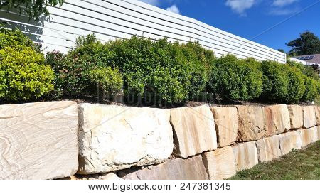 Suburban Retaining Wall, sandstone wall, modern contemporary retaining wall