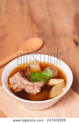 Thai Food : Ped Toon Manao Dong (boiled Duck With Lime Soup)
