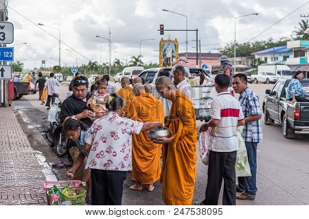 Kathin Ceremony At Thai Temple (wat Thai)