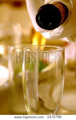 Versando vino