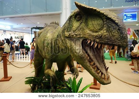 Singapore-june 17, 2018:  A Dinosour Model Display Inside Marina Square In Singapore.