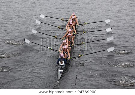 Oceanograf (URI) kvinders ottere løb i hovedet af Charles Regatta