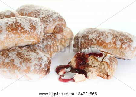 Bolos de mel com geléia de frutas