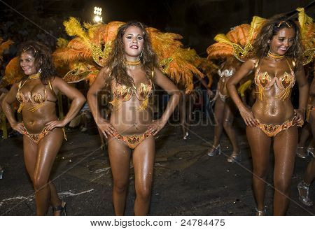 Carnaval ในมอนเตวิเดโอ